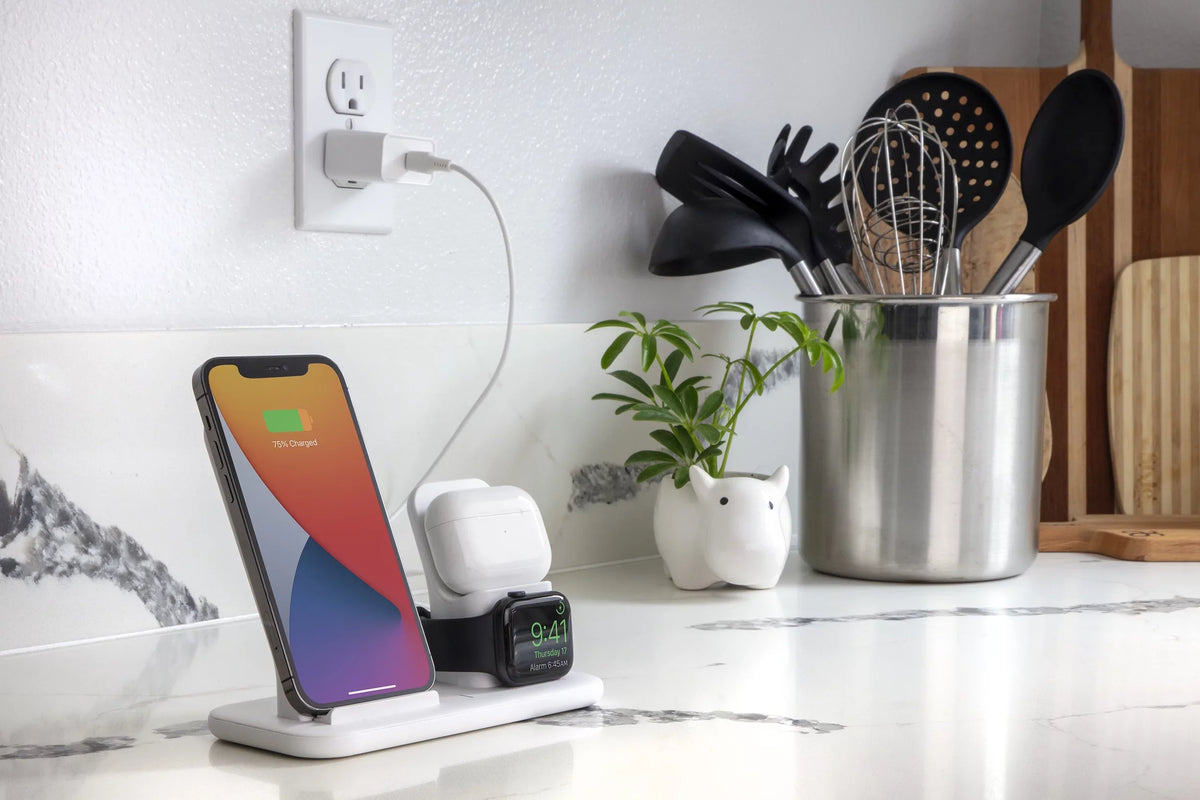Scosche CSQ3N1WT-SP Qi-Enabled Smartphones, Watches and Earbuds, Qi-Certified Wireless Charging Dock, White